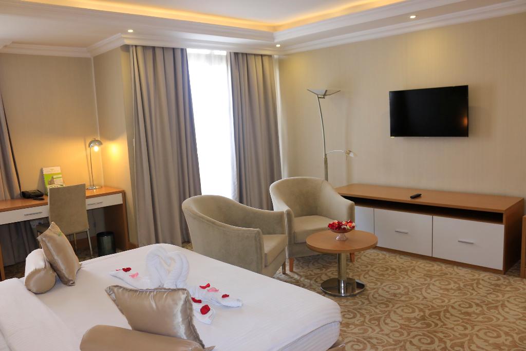 Momona Hotel