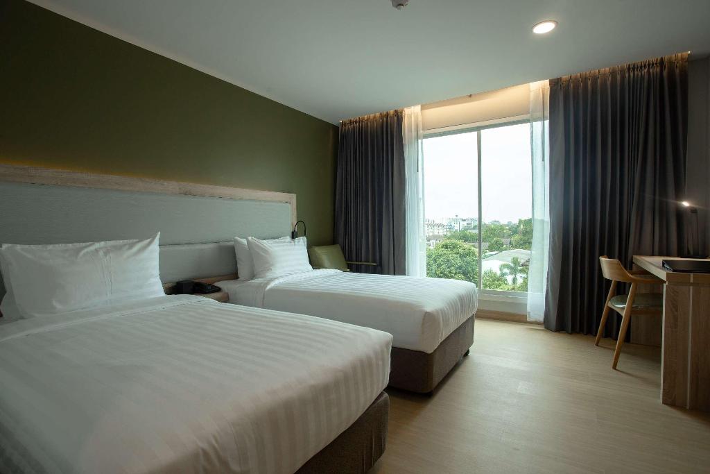 Prime Square Hotel