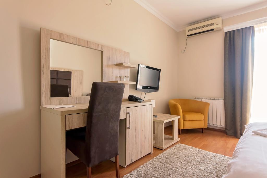 Holiday Hotel Podgorica