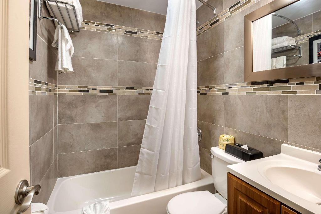 Downtown Hollywood Gardens Inn & Suites