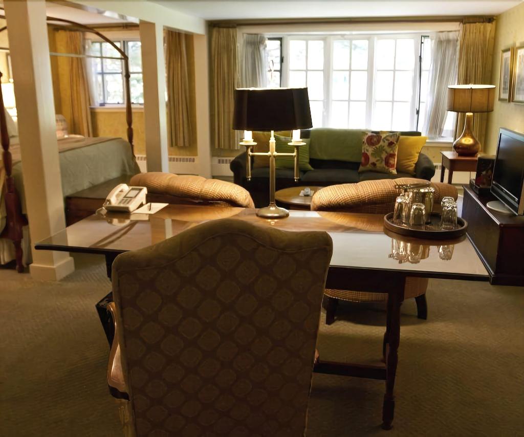 The Bedford Village Inn photo 12