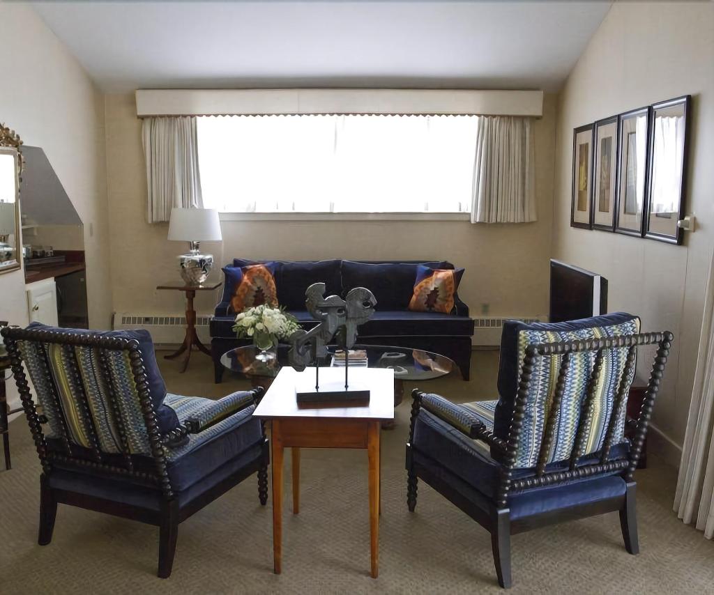 The Bedford Village Inn photo 11