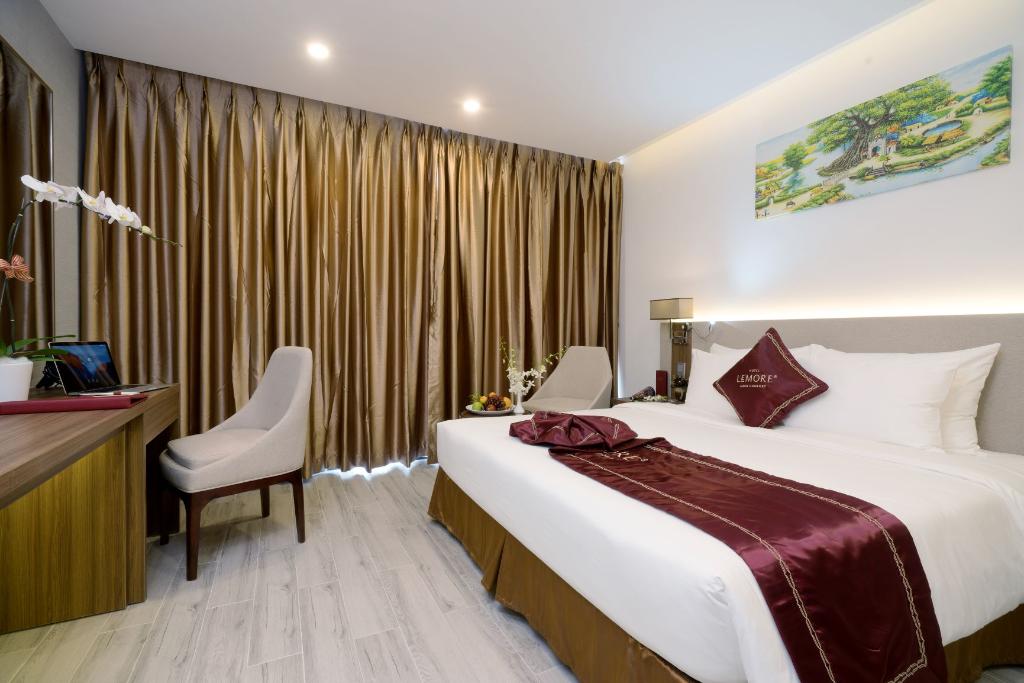 Le More Hotel