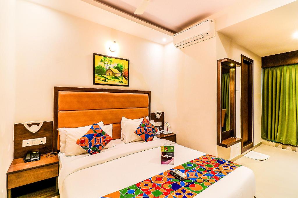 FabHotel Admiral, Marol
