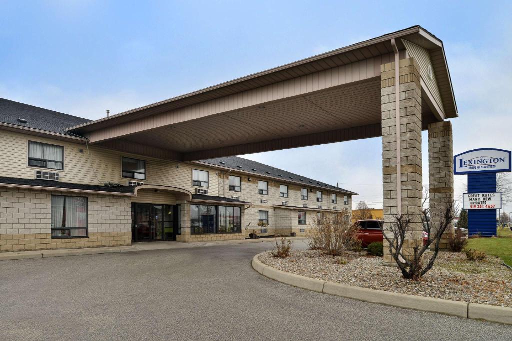 Lexington Inn Suites Windsor