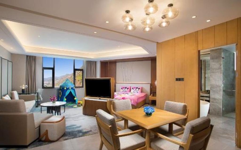 Hilton Garden Inn Nujiang