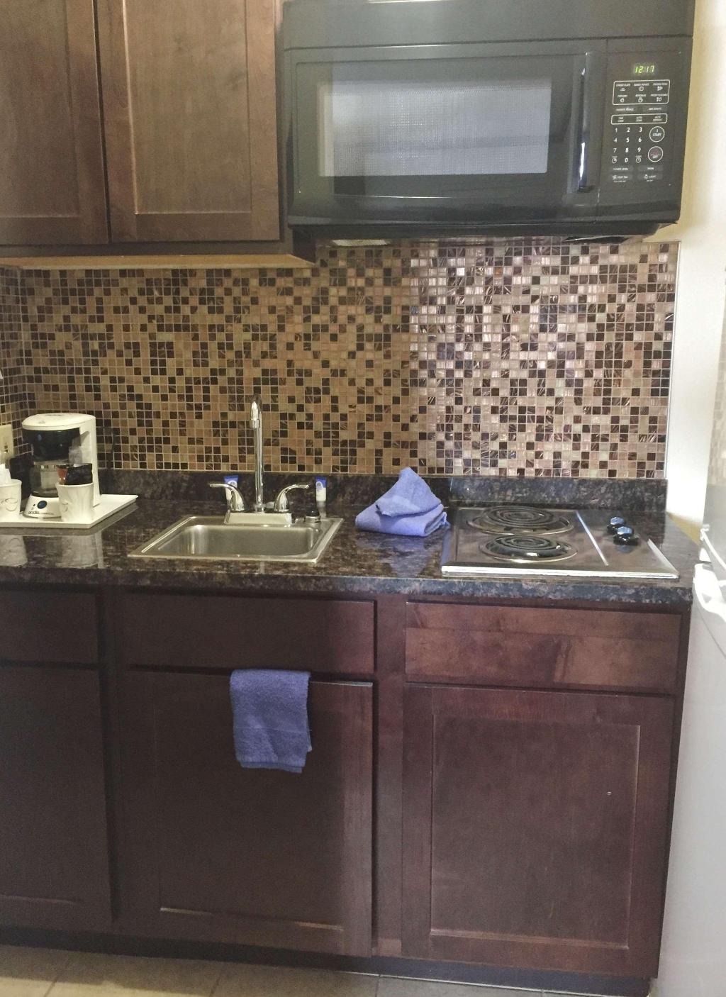 Americas Best Value Inn Romulus Detroit Airport