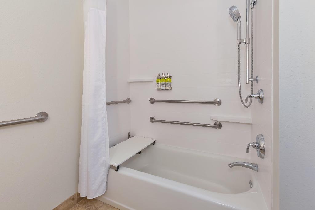 Holiday Inn Express & Suites Effingham By IHG
