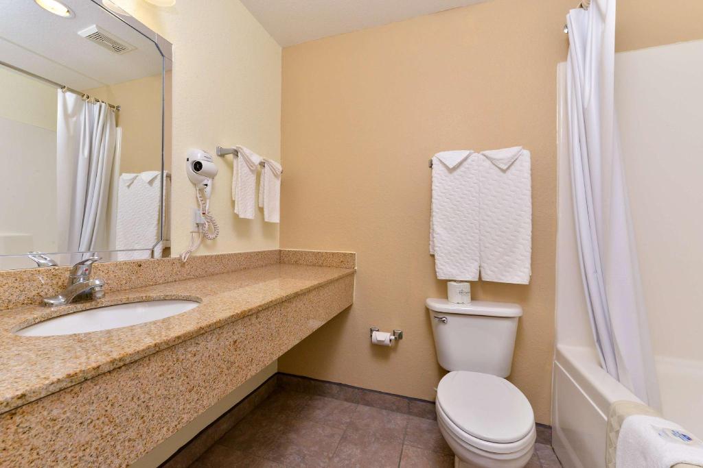 Americas Best Value Inn And Suites Winnie