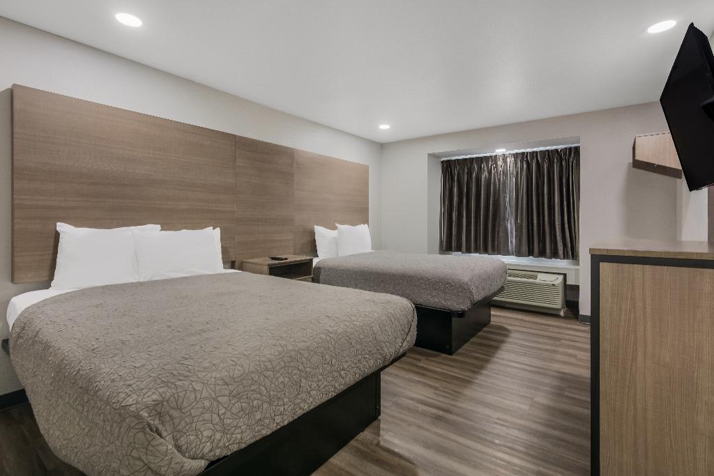 AmericasBestValueInnSuites Lake Charles I210 Exit5