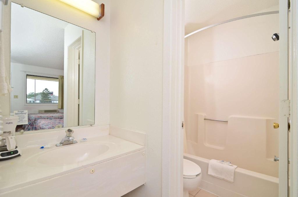 Americas Best Value Inn Lincoln