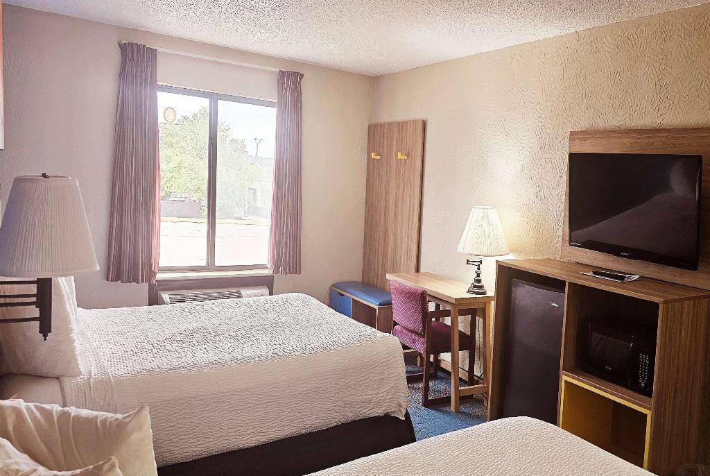 Days Inn by Wyndham Ozark Springfield