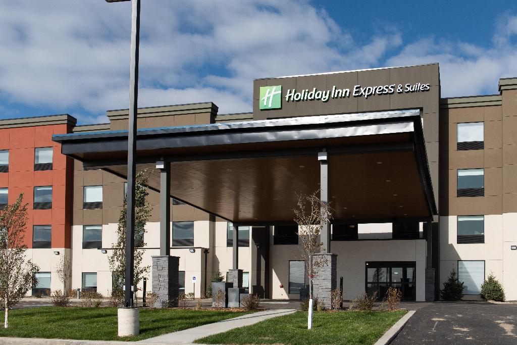 Holiday Inn Express & Suites North Battleford