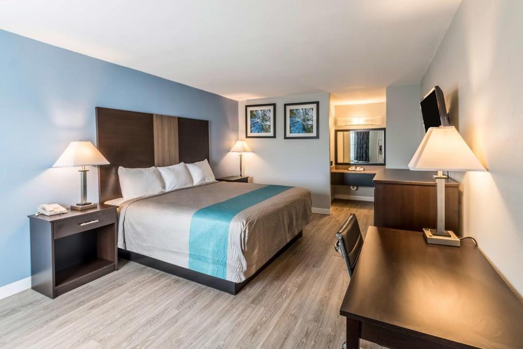Econo Lodge Mineral Wells