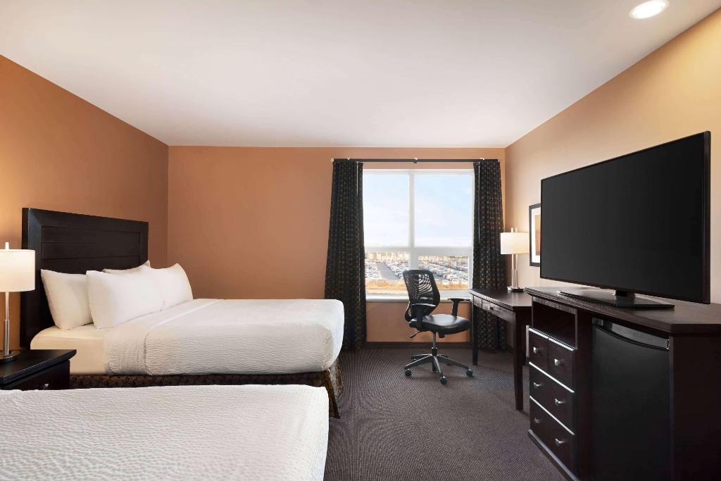 Royal Hotel Edmonton Airport