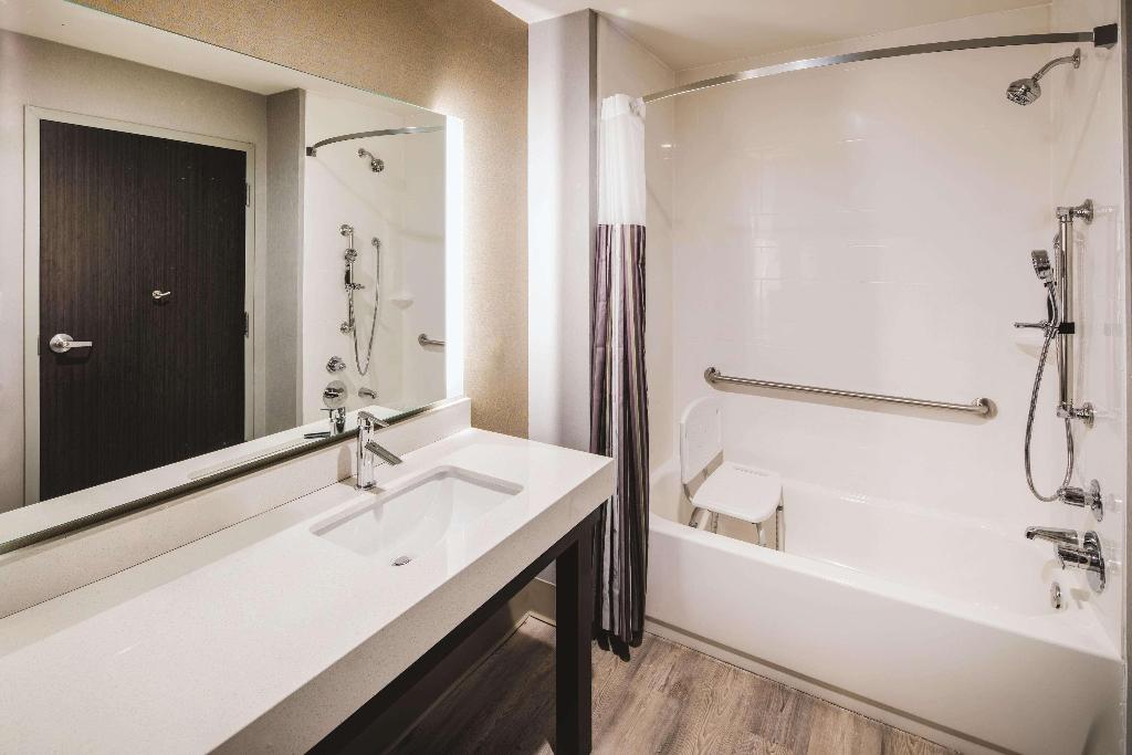 La Quinta Inn Suites By Wyndham Mcdonough