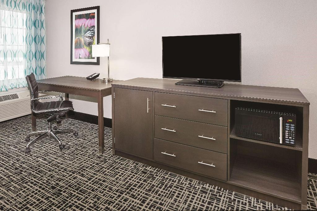 La Quinta Inn Suites By Wyndham Springfield Il