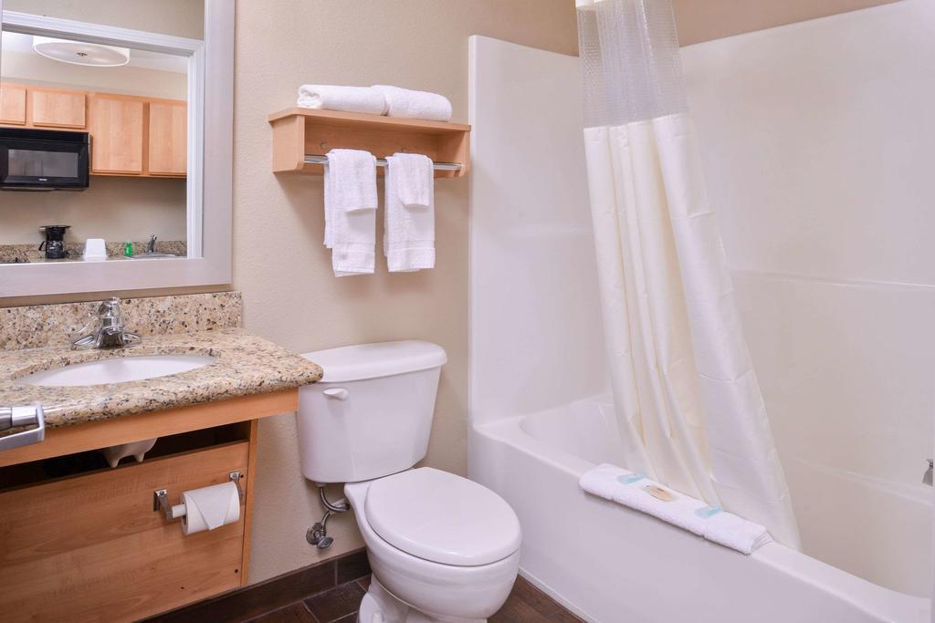 Studio 6 Lenexa Overland Park
