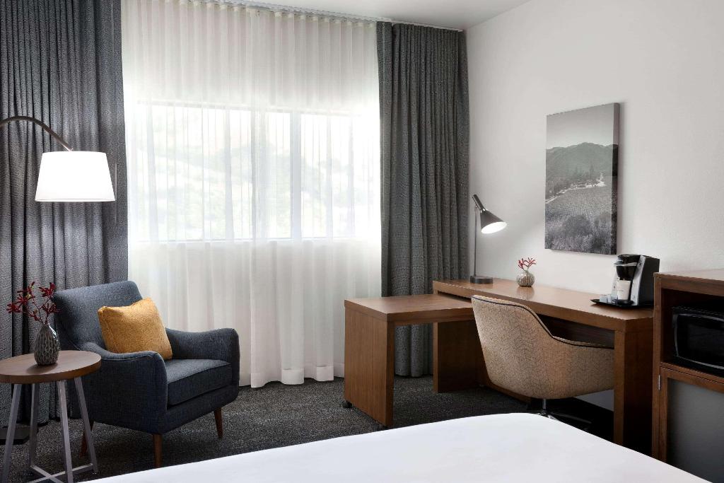 La Quinta Inn Suites By Wyndham San Luis Obispo Do