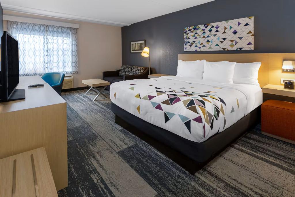 Baymont by Wyndham White Plains - Elmsford