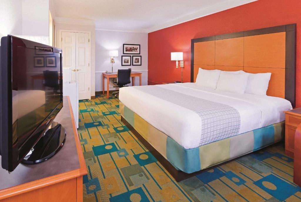 Baymont By Wyndham Lubbock Downtown Civic Center