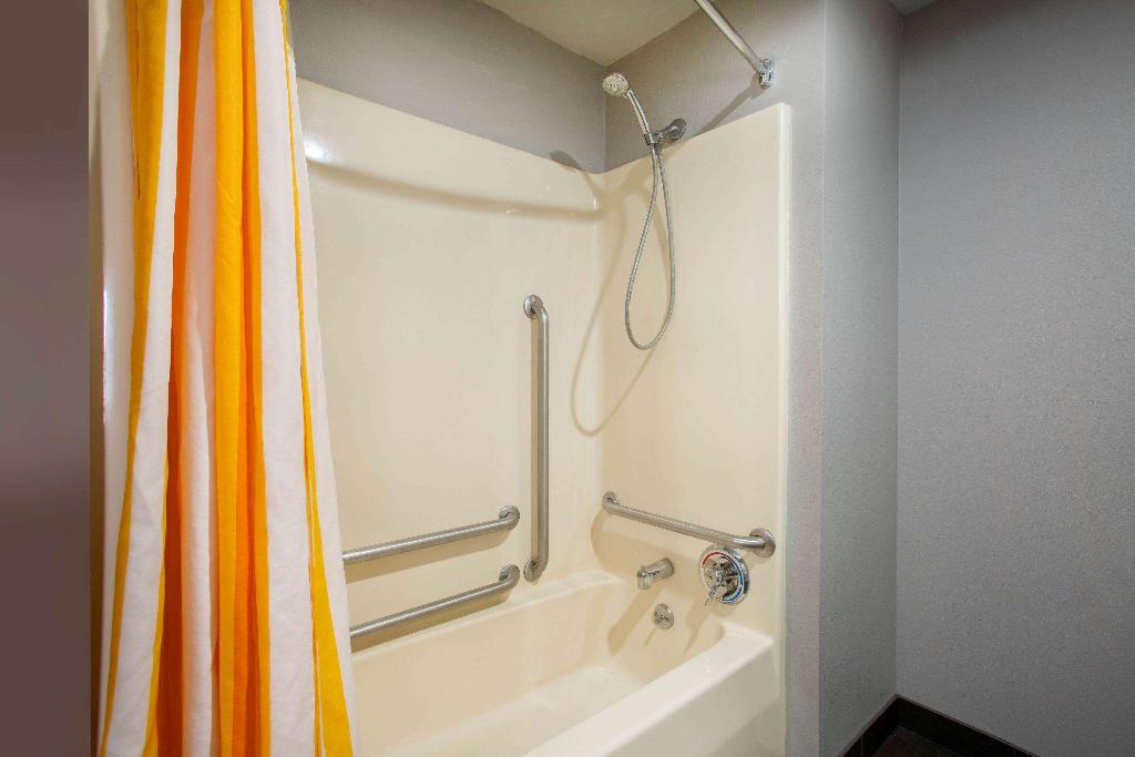 La Quinta Inn St Louis Hazelwood Airport North