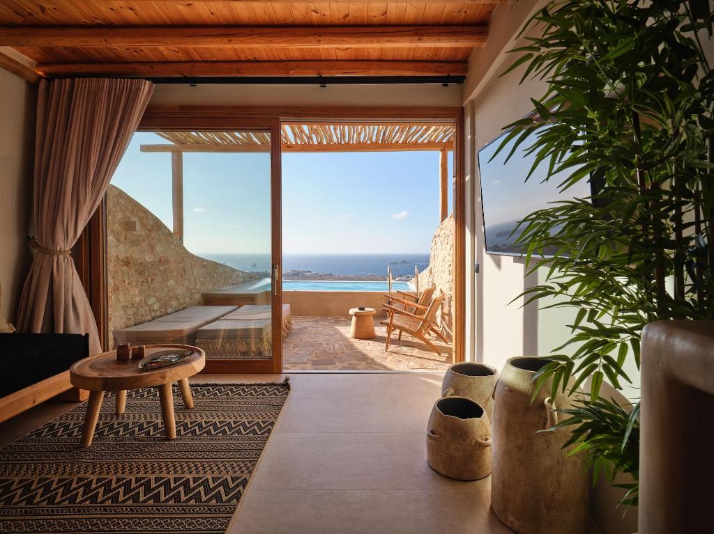 Mythic Paros - Adults only