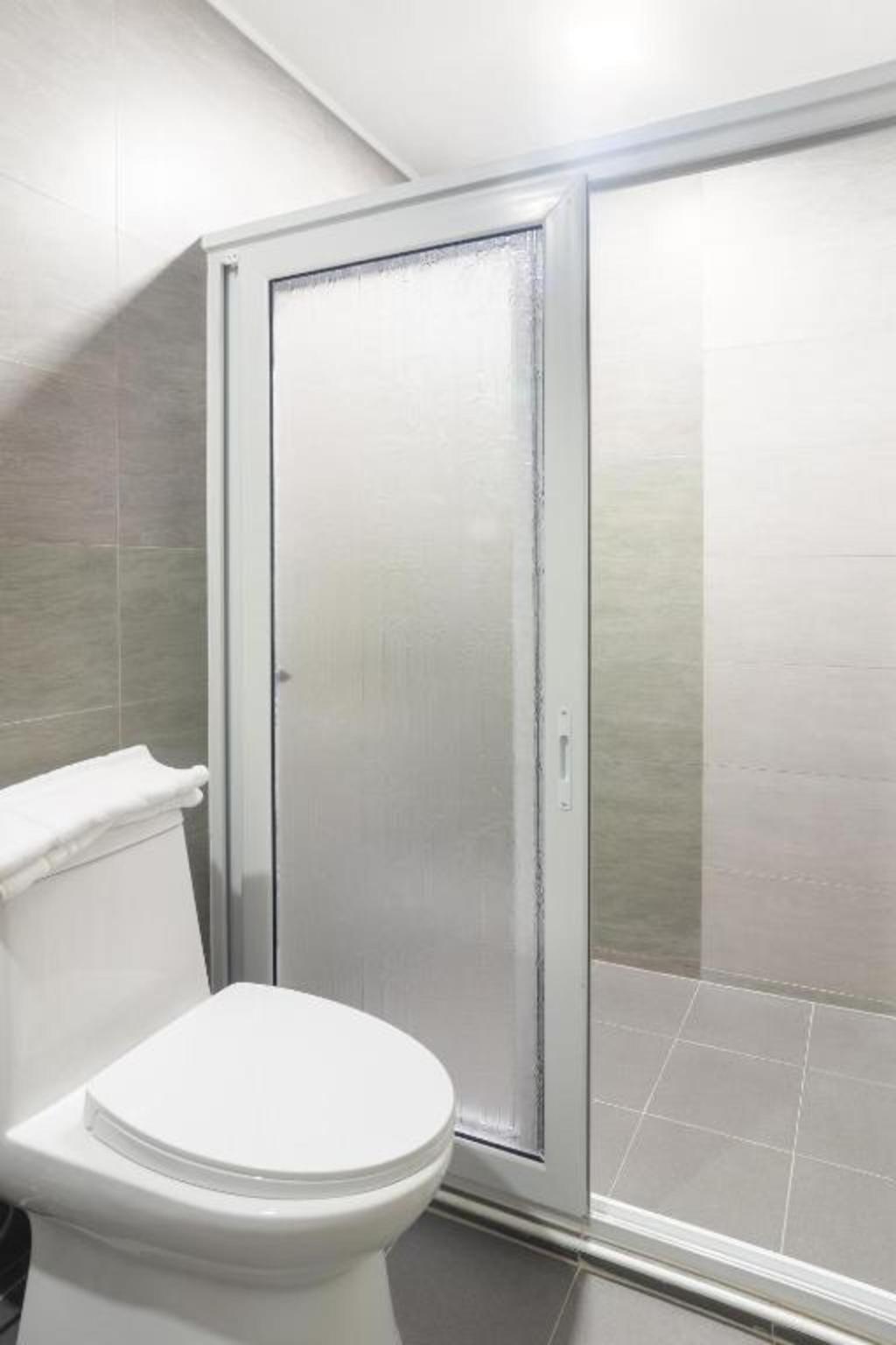 OYO 208 Anika Suites