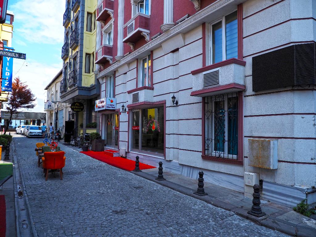 Le Safran Palace