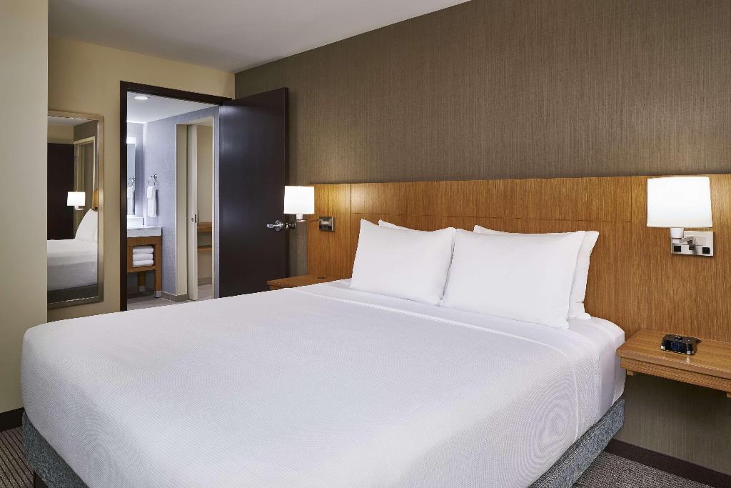 Hyatt Place Wilmington Riverfront 