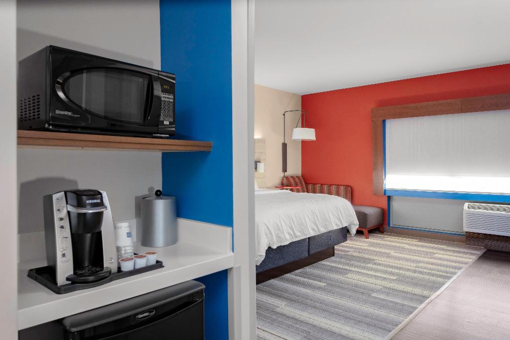Holiday Inn Exp & Sts Wilmington West-Medical Park