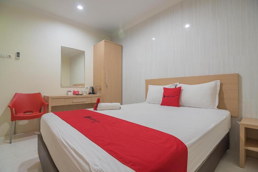 RedDoorz near MT Haryono Semarang