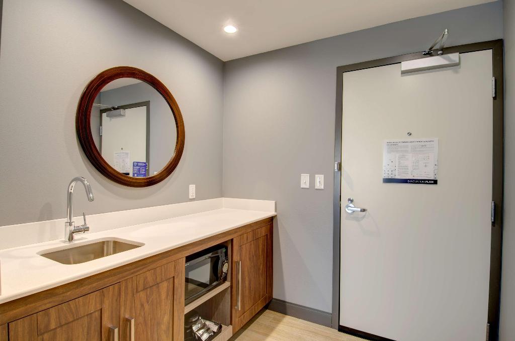 Hampton Inn & Suites Portland West