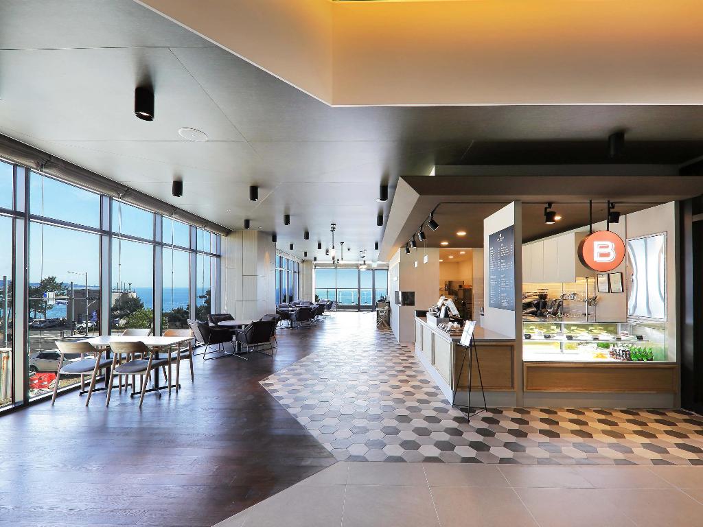 Mercure Ambassador Ulsan - Sports and Entertainment