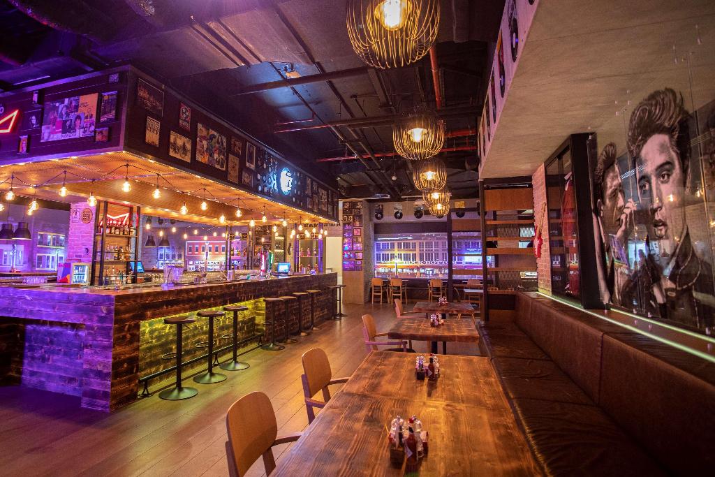 Bar