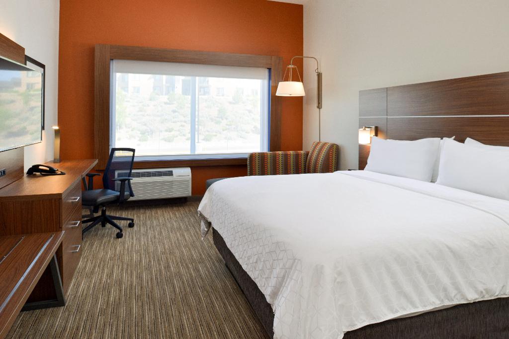Holiday Inn Express & Suites Elko