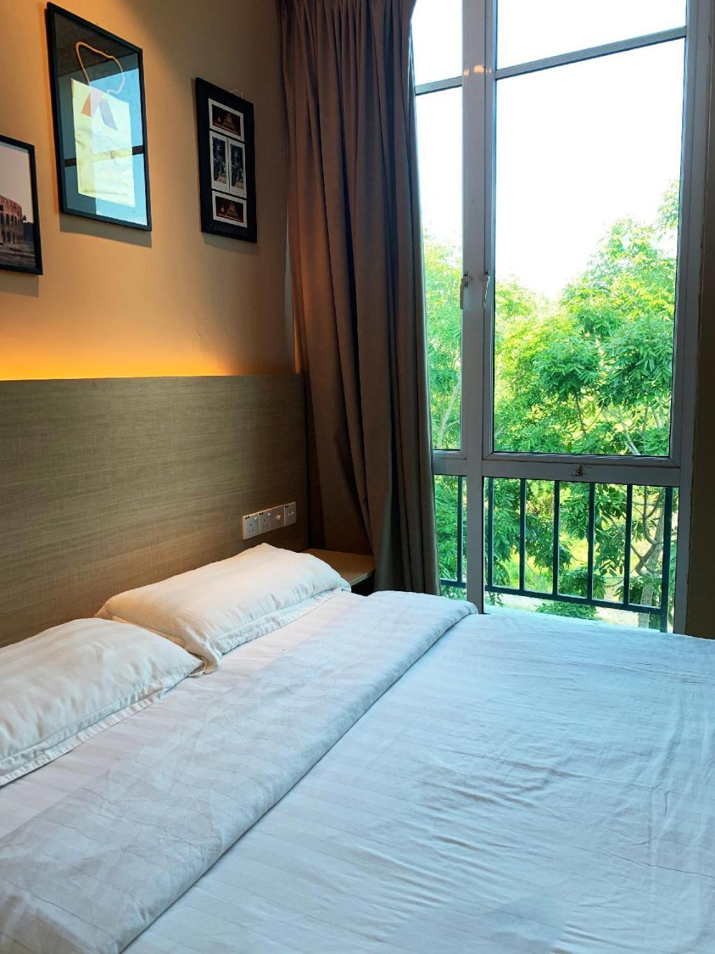 91 Street Boutique Inn