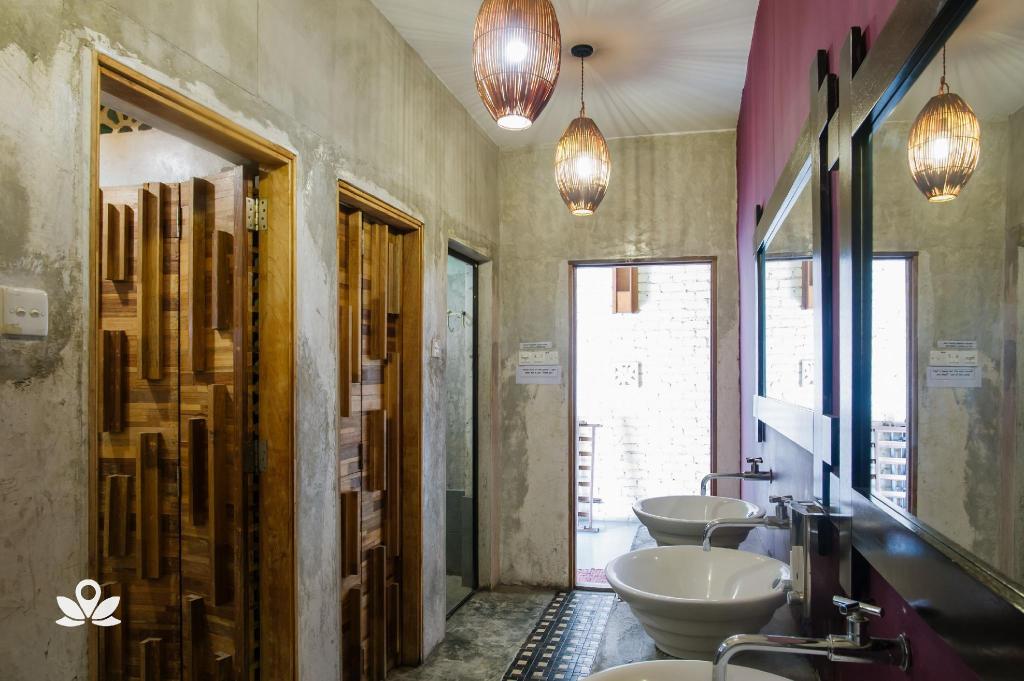 The Explorers Guesthouse And Hostel