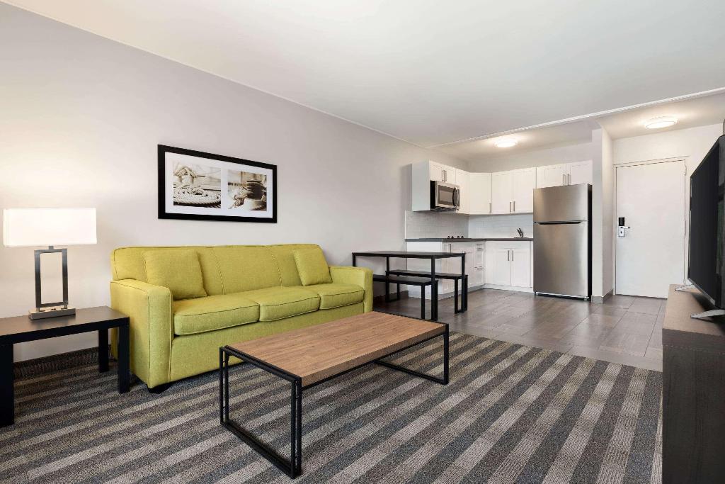 Days Inn By Wyndham Sarnia Harbourfront