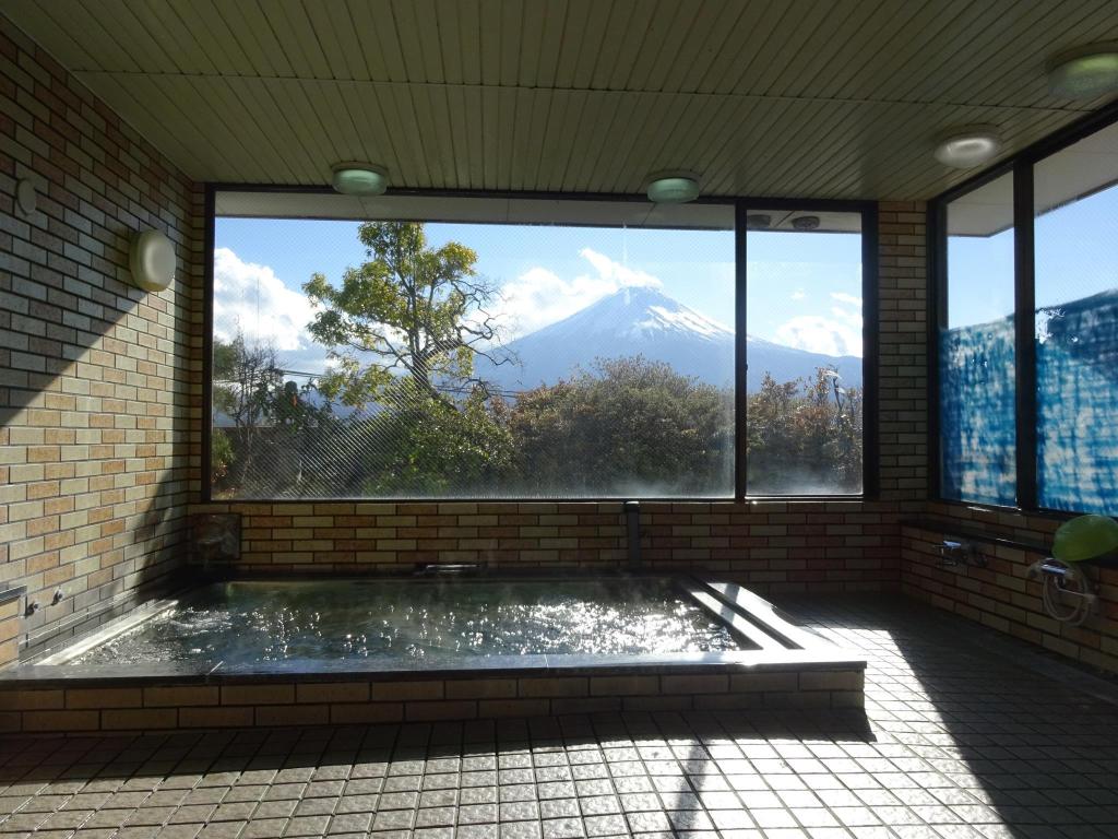 KAWAGUCHIKO STATION INN