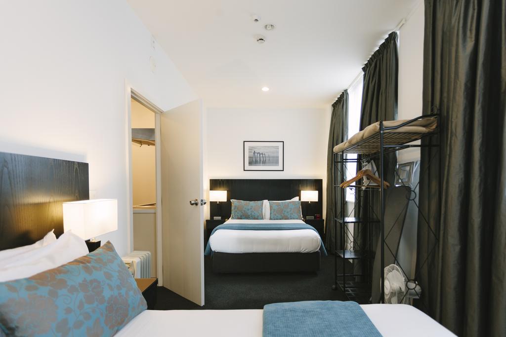 Gilmer Apartment Hotel