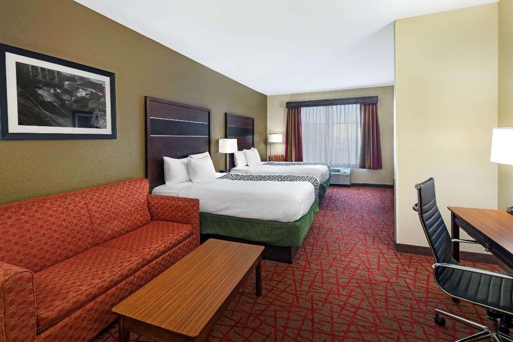 LaQuinta Inn & Suites 
