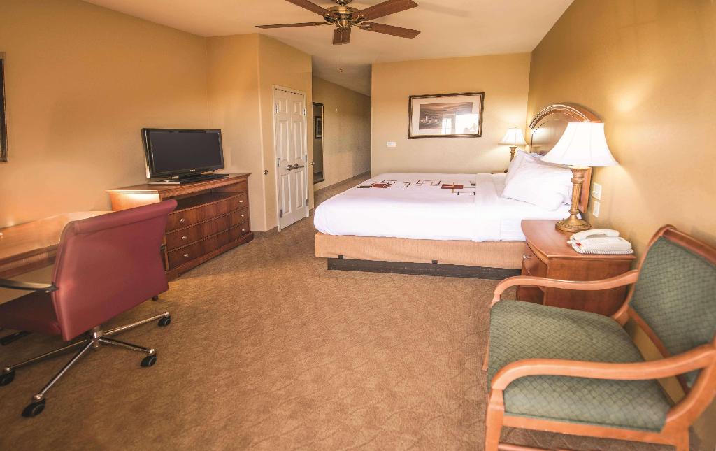 La Quinta Inn Suites By Wyndham Marble Falls