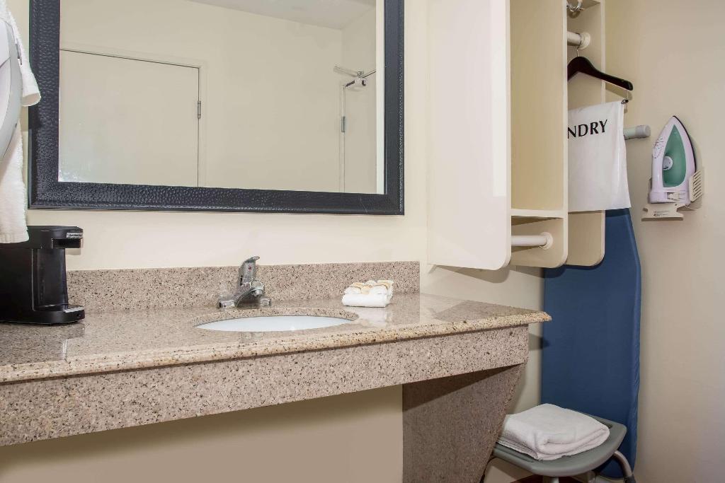 Baymont by Wyndham Columbia MO