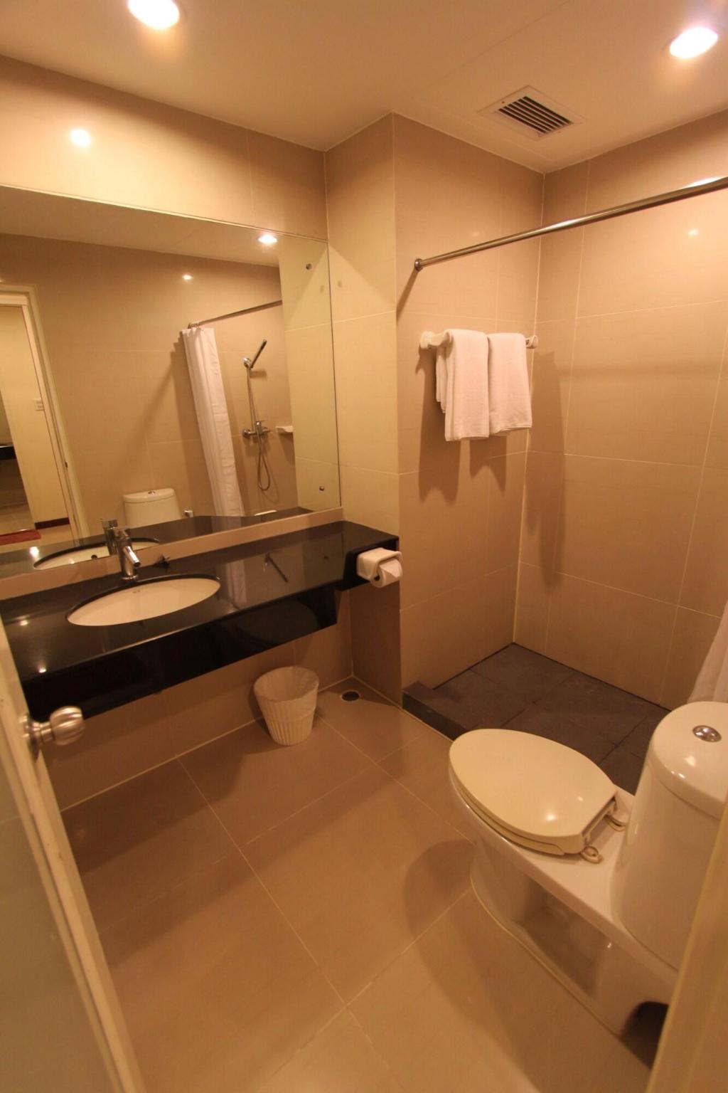 The Royal Bee Apart Hotel