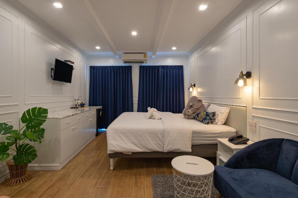 White Ivory Bed Breakfast