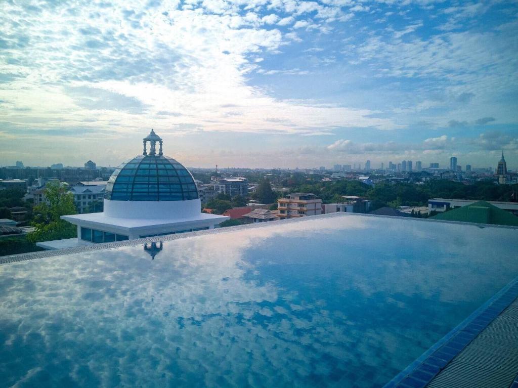 Romance Hotel Sukhumvit 97