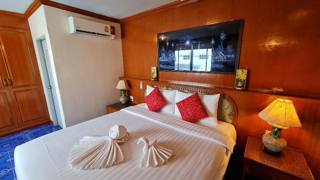 Vech Guesthouse Patong by ZUZU