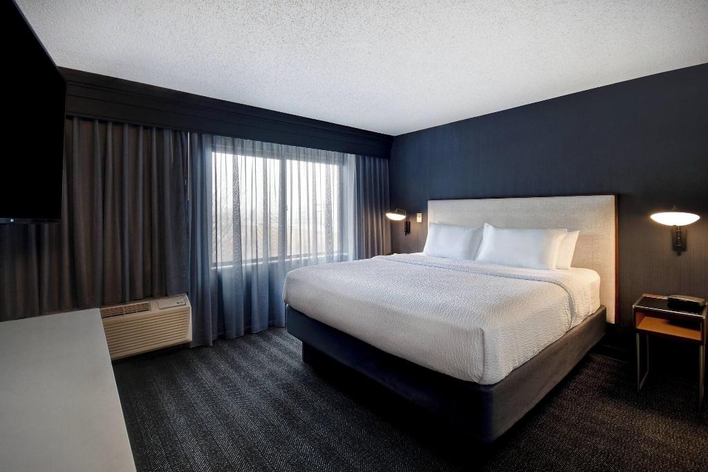 Courtyard By Marriott Cincinnati Airport