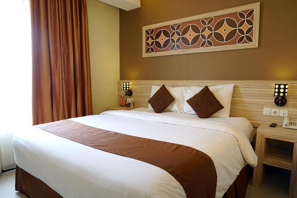 Red Chilies Hotel 
